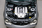 Bild: Mercedes-Benz C 32 AMG Limousine (W 203) (2000) – V6-Motor M 112 E 32 ML AMG