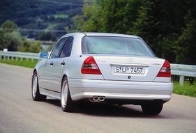 Mercedes-Benz C 36 AMG (1993) - so sah man den schnellen AMG meistens (1993)