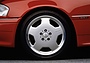 Mercedes-Benz C 36 AMG (1993) - vorne auf 225/45 ZR 17 Reifen auf 7,5-Zoll-Rädern (© Mercedes-Benz AG, 1993) Mercedes-Benz C 36 AMG (1993) - vorne auf 225/45 ZR 17 Reifen auf 7,5-Zoll-Rädern (© Mercedes-Benz AG, 1993)
