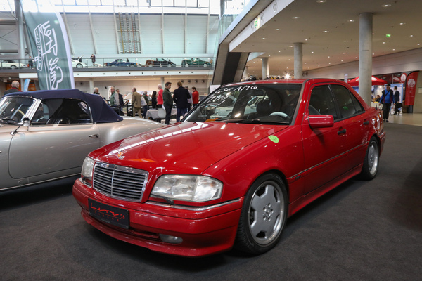 Mercedes-Benz C 36 AMG (1995) - "Daily Driver" für EUR 19'990 im Angebot bei Lara's - 24. Retro Classics 2025
