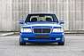 Mercedes-Benz C 43 AMG (1999) - 172,3 m breit, immer mit Stern auf der Haube (© Juan Martinez - Courtesy Gooding & Co, 2025) Mercedes-Benz C 43 AMG (1999) - 172,3 m breit, immer mit Stern auf der Haube (© Juan Martinez - Courtesy Gooding & Co, 2025)