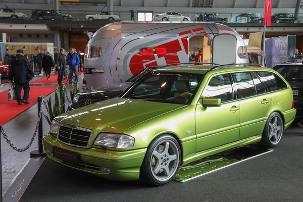 Mercedes-Benz C 43 T AMG (1998) - komplett restauriert, auf C 55 umgebaut, sehr seltene Farbgebung (nur zweimal gewählt?) - 24. Retro Classics 2025