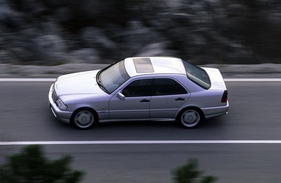 Mercedes-Benz C 55 AMG (1997) - aufgeborter V8-Motor mit 5,5 Liter Hubraum und 354 PS gegen stattlichen Aufpreis (1997)
