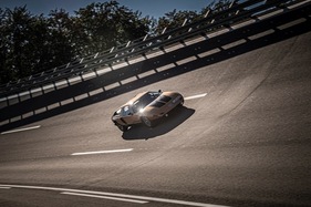 Mercedes-Benz C111 II (1970) - Auf der Steilwandstrecke in Immendingen