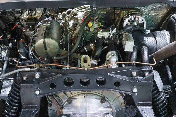 Mercedes-Benz C111-II (1970) – Blick unter die Motorhaube – Rétromobile Paris 2025