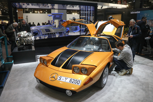 Mercedes-Benz C111 II (1970) – mit Vierscheiben-Wankelmotor und Flügeltüren wie der 300 SL – Rétromobile Paris 2025