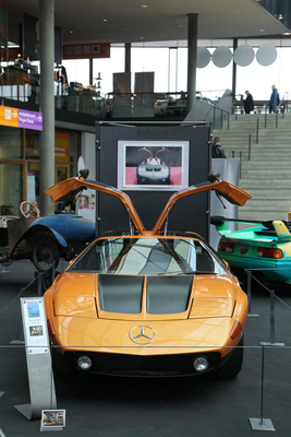 Mercedes-Benz C111 II (1980) - Gullwing doors always fascinate, as did Andy Warhol (Retro Classics Stuttgart 2018)