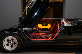 Mercedes-Benz C111 Typ II (1970) - in der Ausstellung "PS:. Ich liebe Dich. Sportwagen-Design der 1950er - 1970er Jahre"