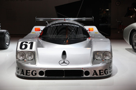 Mercedes Benz C9 Sauber (1989) - der erfolgreiche Gruppe-C-Sportwagen auf dem Stand von Mercedes - Rétromobile Paris 2014