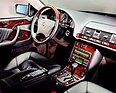 Bild: Mercedes-Benz CL-Klasse Coupé (1996) – auch das Lenkrad wurde mit Holz versehen.