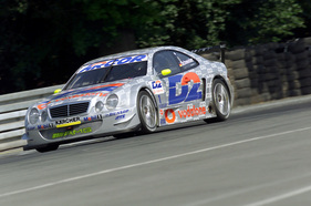 Mercedes-Benz CLK (2001) - Bernd Schneider fährt 2001 zum zweiten DTM-Meistertitel der Master-Ära (2001)