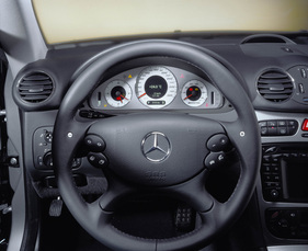 Mercedes-Benz CLK 55 AMG (2002) - Tacho im Zentrum (C209) (2002)