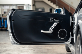 Mercedes-Benz CLK DTM AMG Coupé (2005) - Türverkleidungen im Carbon-Look