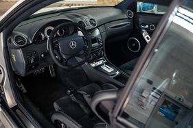 Mercedes-Benz CLK DTM AMG Coupé (2005) - die Unterschiede zum Seriencoupé waren beim Armaturenbrett nicht sehr gross (2005)