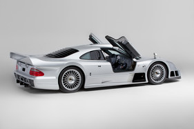 Mercedes-Benz CLK GTR Coupé (2000) - angeboten als Lot 352 an der Bonhams-Versteigerung im Grand Palais Paris am 4. Februar 2016