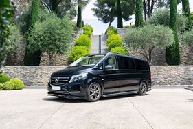 Mercedes-Benz Class V 220 D VIP (2018) - als Lot 170 an der Artcurial-Versteigerung "Garden Party In Saint-Tropez" 2025