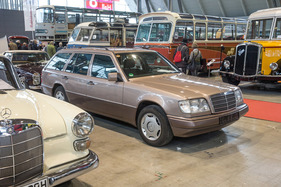Mercedes-Benz E 280T (1994) - Kombi für den Alltag - Retro Classics Stuttgart 2020