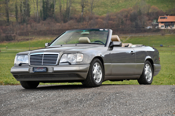 Mercedes-Benz E 320 Cabriolet (1993) - als Lot 118 angeboten an der Frühlingsversteigerung der Oldtimer Galerie Toffen am 25. März 2023