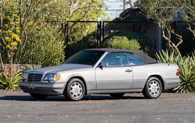 Mercedes-Benz E 320 Cabriolet (1994) - Lot 194 an den Gooding & Co Pebble Beach Versteigerungen 2024