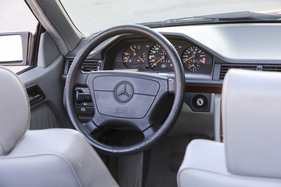 Serienmässig sicher: Ab September 1992 sind alle Cabriolets mit Airbag im Lenkrad ausgestattet