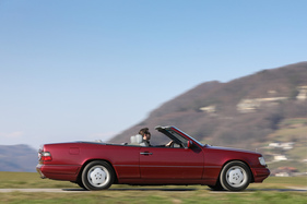 Mercedes-Benz E 320 Cabriolet (1994) - in Fahrt