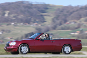 Mercedes-Benz E 320 Cabriolet (1994) - in Fahrt