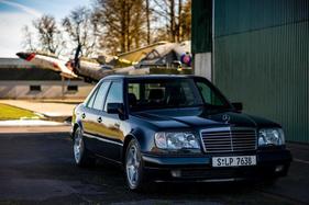 Mercedes-Benz E500 Limited Sports Saloon (1995) - als Lot 150 an der Bonhams Monaco Versteigerung am 11. Mai 2018