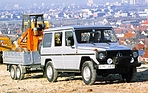 Bild: Mercedes-Benz G-Klasse (1992) – Als Zugfahrzeug im Baugewerbe.