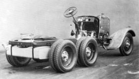 Mercedes-Benz G1 (1926) - Anders als Selve setzten Horch und Mercedes auf Zwillingsreifen hinten. Der Benzintank fasst 120 Liter