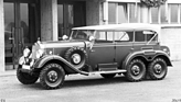 Mercedes-Benz G4 (1937) - Tourenwagen mit geschlossenem Verdeck vor der Daimler-Benz-Zentrale in Sindelfingen