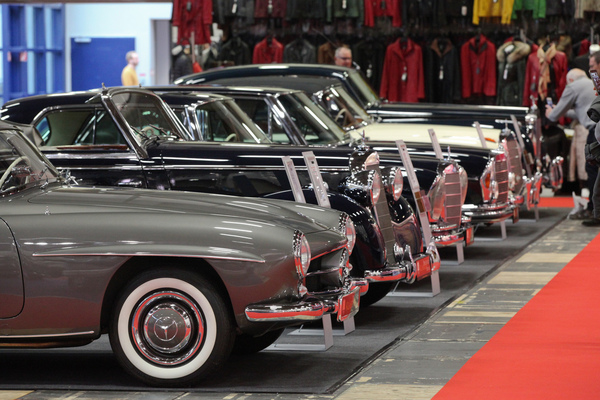 Mercedes-Benz-Klassiker in Reih' und Glied - Motorworld Classics Berlin 2019