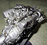 Mercedes-Benz M117 Motor mit Bosch K-Jetronic