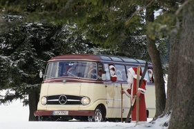 Mercedes-Benz O 319 (1962) - unterwegs mit dem Weihnachtsmann