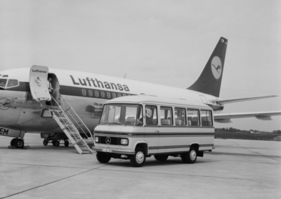 Mercedes-Benz O 319 D (1958) - als Crewbus auf dem Fllughafen Vorfeld