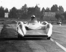 Mercedes-Benz RW196 (1955) – Großer Preis von Italien 1955: Karl Klings Wagen mit neuem Nasenkonus, einem der hastigen und letztlich erfolglosen Versuche, den Auftrieb an der Vorderachse zu reduzieren