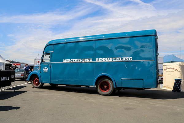 Bild Mercedes-Benz Renntransporter an der Nürburgring Classic 2019