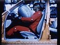 Mercedes Benz S-Klasse (1981) - Phasenfoto - Funktionsweise des Lenkrad-Airbags in Zusammenarbeit mit dem Gurtstraffer
