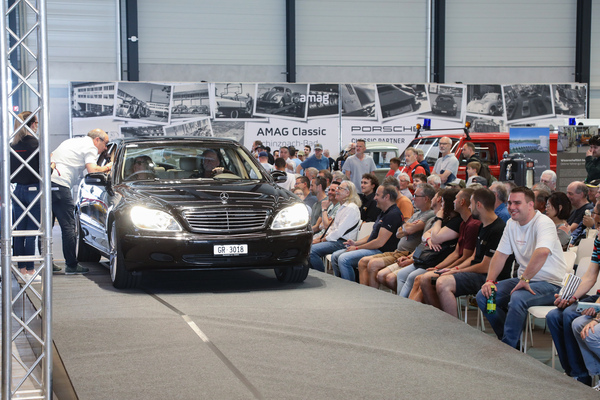 Image: Mercedes-Benz S-Class of the 220 generation as part of "Forever Young" - Swiss Classic World 2025