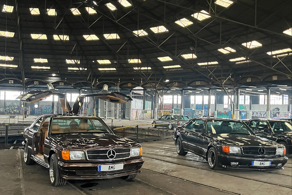 Bild: Mercedes-Benz SEC AMG Flügeltürer und SEC AMG 6.0 Wide Body - Artcurial-Vorschau auf die Versteigerung der Achtzigerjahre AMG-Sammlung