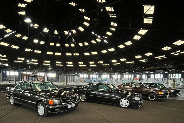 Bild: Mercedes-Benz SEC AMG Narrow Body und weitere AMG-Modelle - Artcurial-Vorschau auf die Versteigerung der Achtzigerjahre AMG-Sammlung