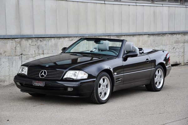 Bild: Mercedes-Benz SL 320 (2001) - als Lot 177 angeboten an der Versteigerung der Oldtimer Galerie in Toffen am 26. März 2022
