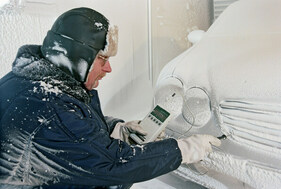 Mercedes-Benz SL 500 (2001) - Erprobung des R230 in der Kältekammer