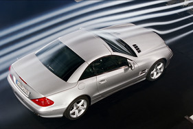 Mercedes-Benz SL 500 (2001) - das Klappdach-Cabriolet der Baureihe R230 im Windkanal