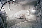 Image: Mercedes-Benz SL 500 (2001) - the R230 in the cold chamber