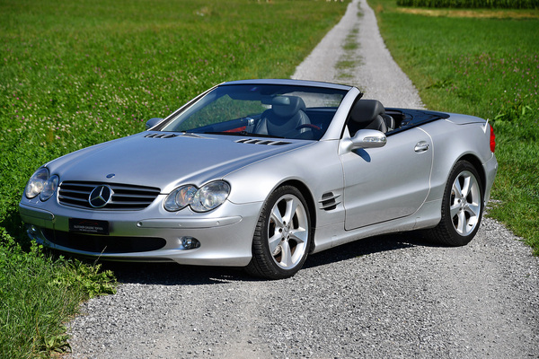 Bild: Mercedes-Benz SL 500 (2002) - als Lot 188 an der Versteigerung der Oldtimer Galerie Toffen am 15. Oktober 2022