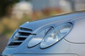 Mercedes-Benz SL 55 AMG (2002) - aerodynamische Feinarbeit ist überall sichtbar