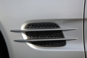 Mercedes-Benz SL 55 AMG (2002) - auch dies eine Reminiszenz an die Rennwagen der Vergangenheit
