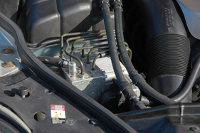 Mercedes-Benz SL 55 AMG (2002) - noch sichtbare Technik