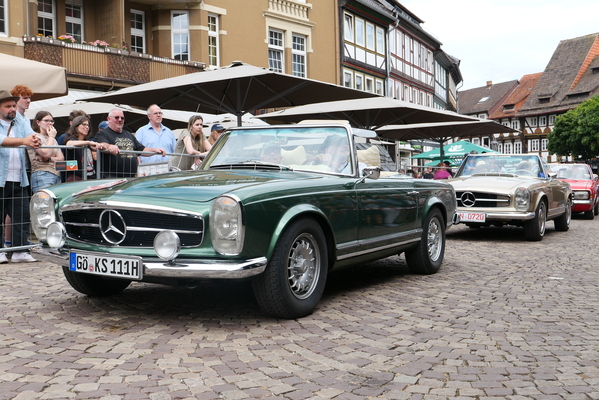 Mercedes-Benz SL in Reih und Glied: Pagode (W113) – Einbecker Oldtimertage 2025