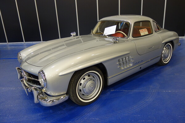 Mercedes-Benz SLK (2000) – umgebaut zum 300 SL und angeboten für 199'500 € – Essen Motor Show 2023